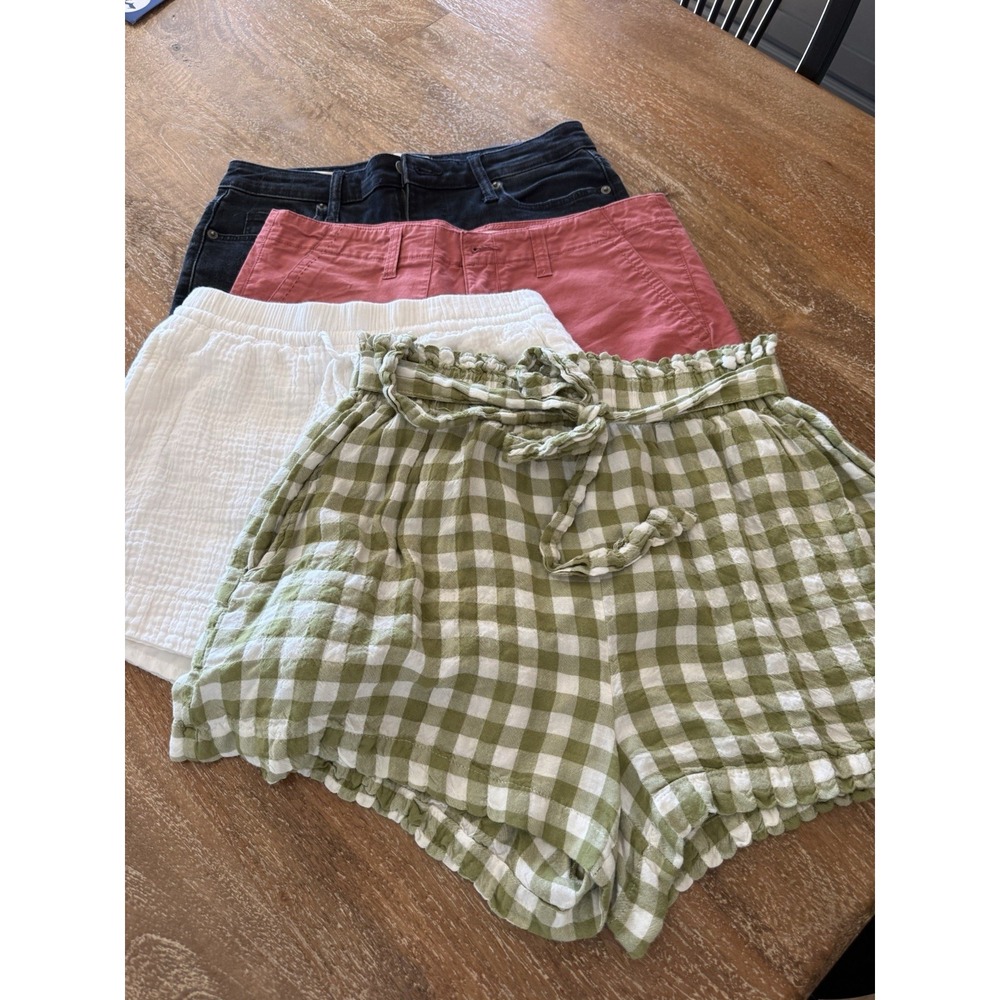 Lot Bundle Of 4 Womens Sizes Small And Medium Shorts